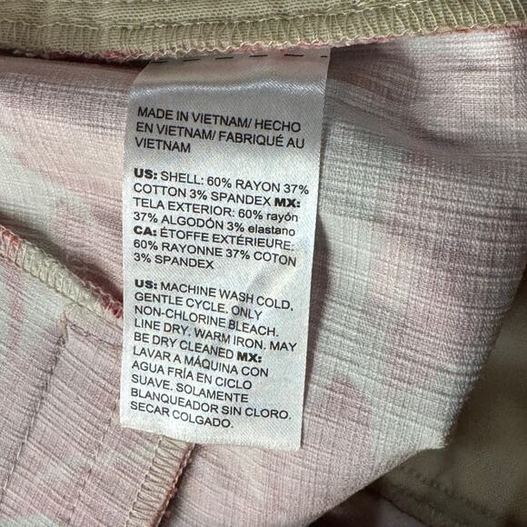 Chico’s SZ 2R (12R) Brigitte Slim Leg Crop Pants So Slimming Feather Pull-On New - Picture 7 of 7